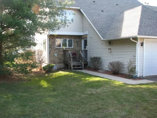 31 Steeplechase Dr, Newington, CT 06111