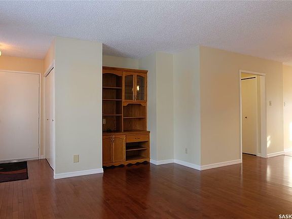 4th image of 310 Kingsmere Blvd #23
