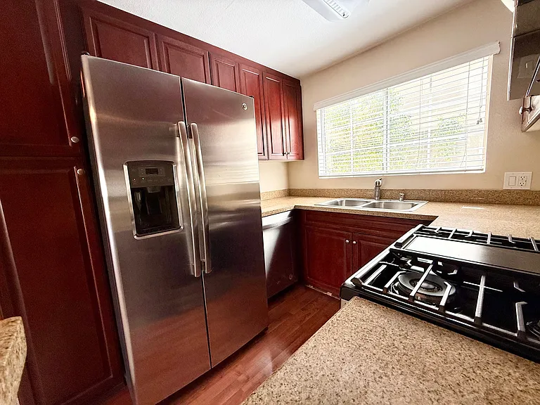 5550 Owensmouth Ave #214 — Photo 3