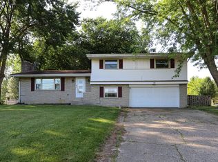 3205 Shakertown Rd, Beavercreek, OH 45434