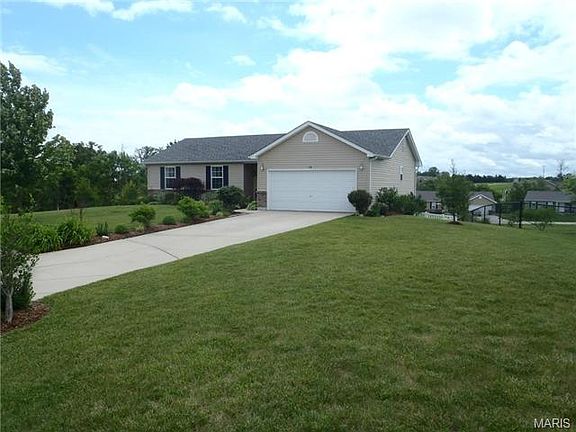 5th image of 110 Hollyhock Dr