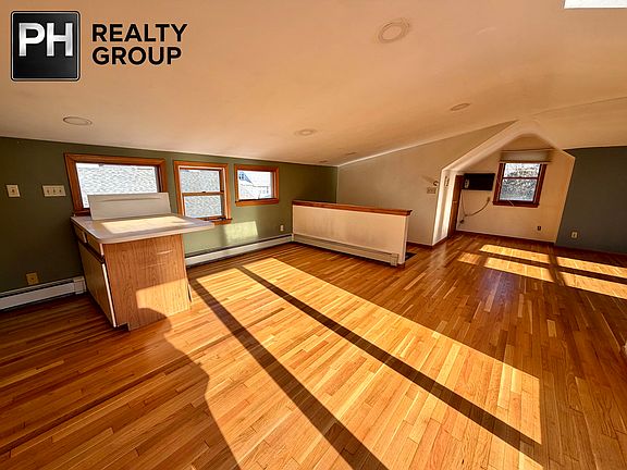 2nd image of 12 Keenan St #3
