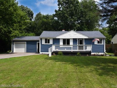 2079 Woodland Pass, Burton, MI, 48519