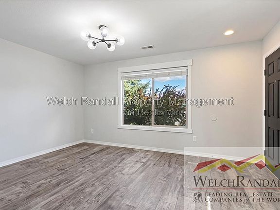 3rd image of 430 S Lincolnshire Way