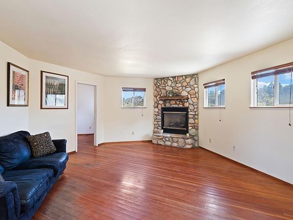 5th image of 33060 Jefferson Way