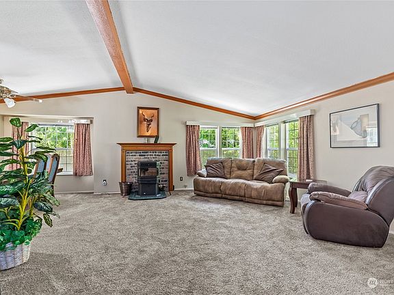 5th image of 1481 SE Crescent Drive