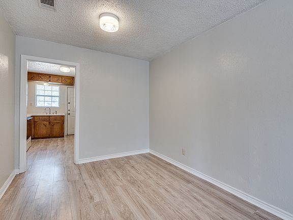5th image of 719 Carrie Ave #0