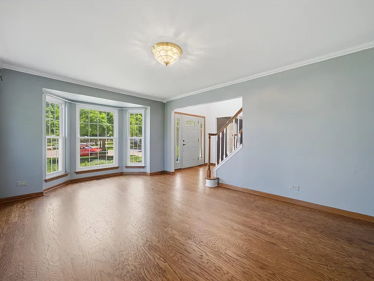 854 Deep Woods Ct — Photo 2