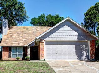6809 Amber Dr, Fort Worth, TX 76133