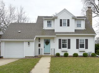 517 E Lancaster Ave, Whitefish Bay, WI