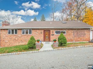 1 Lenape Trl, Wayne, NJ 07470