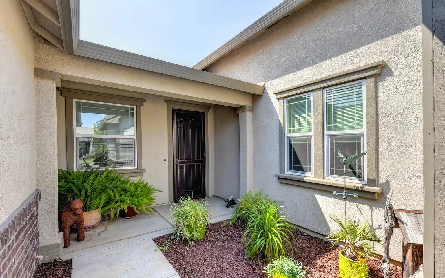 4090 Pajora Way photo 1