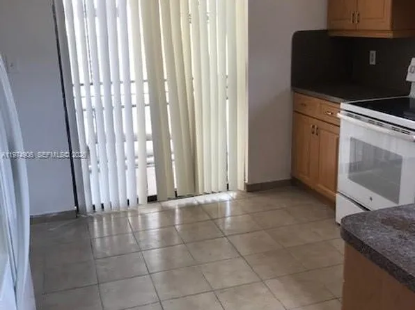 5400 W 20th Ave #101, Hialeah, FL 33016