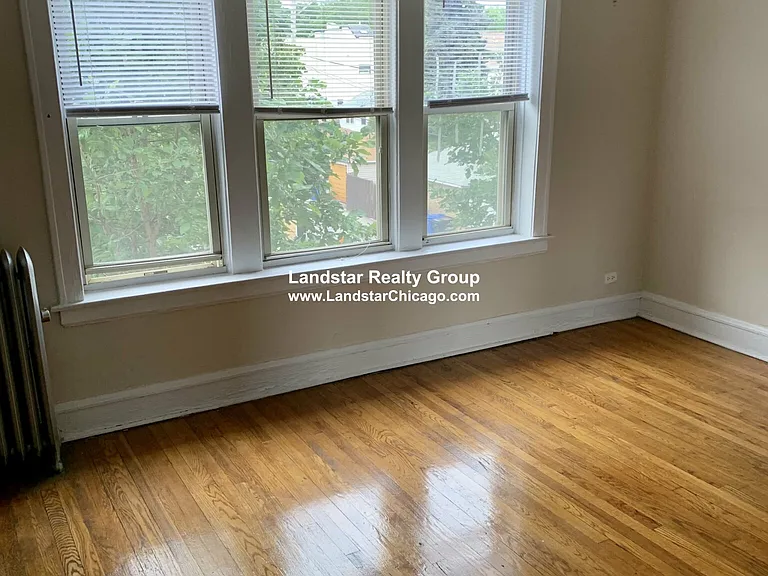 2853 W Berteau Ave #2 — Photo 5