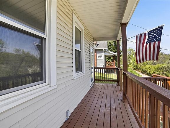 3rd image of 1237 Ledgedale St