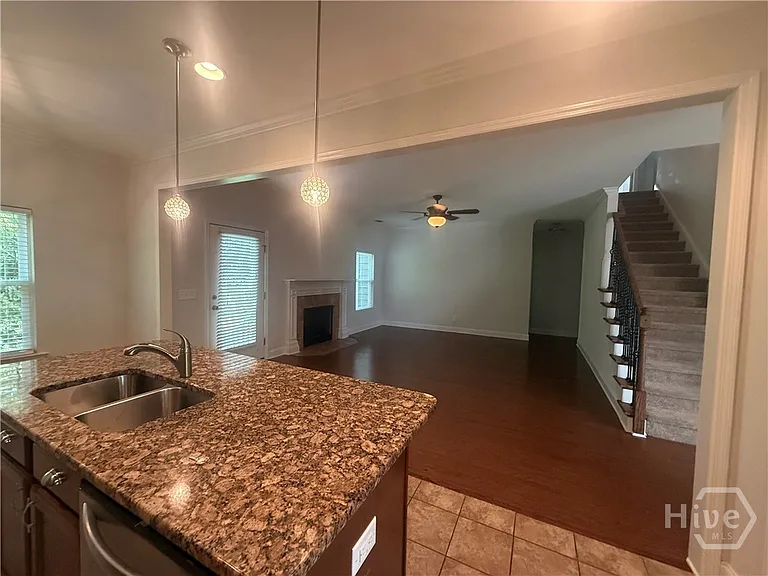 73 Waverly Ln — Photo 6