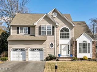 35 Constitution Dr, Shrewsbury, NJ 07702