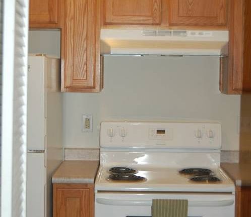 All appliances are included.