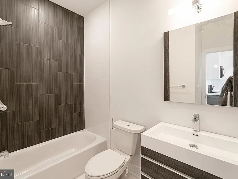 2623 Christian St #201 — Photo 6