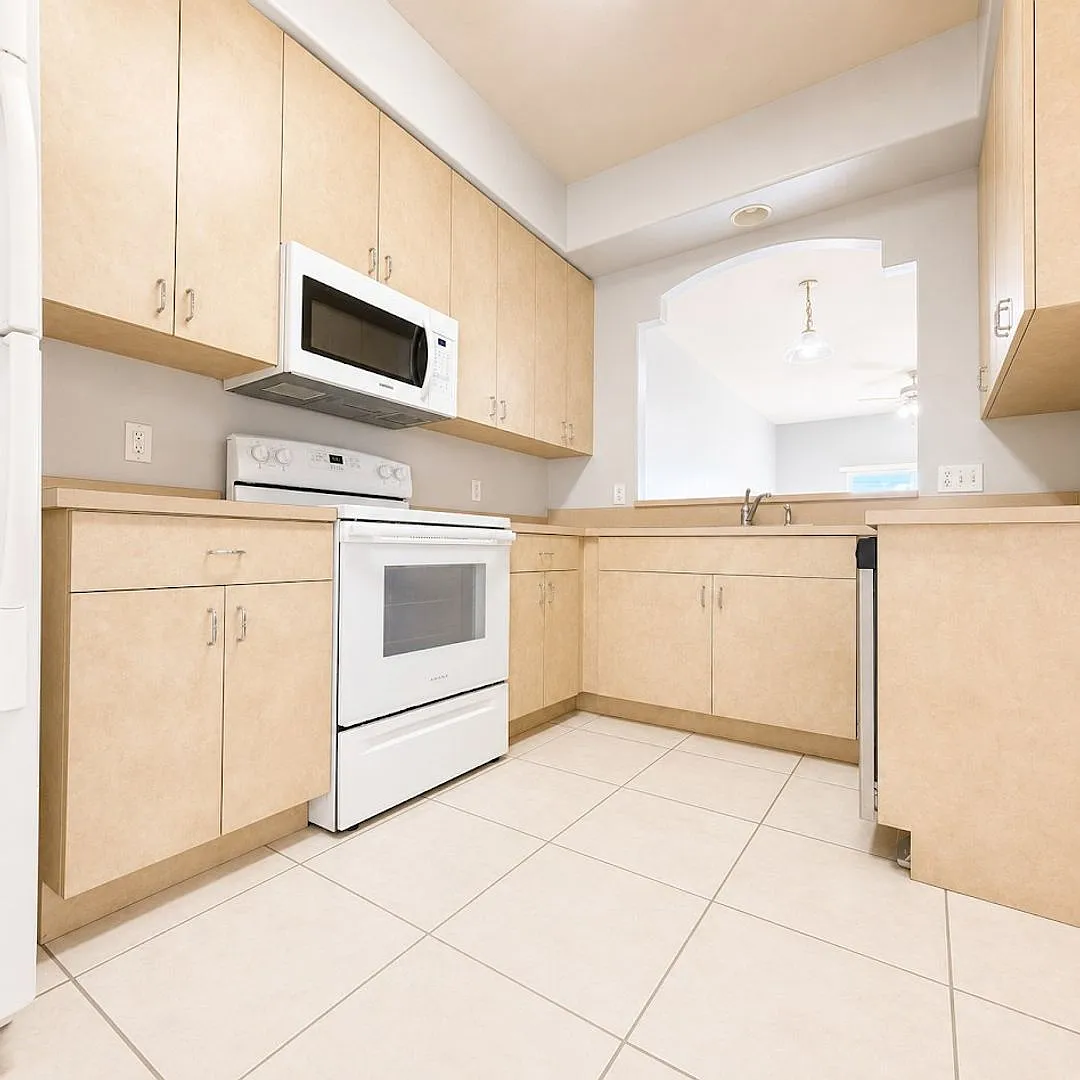 1126 Sw 47th Ter — Photo 3