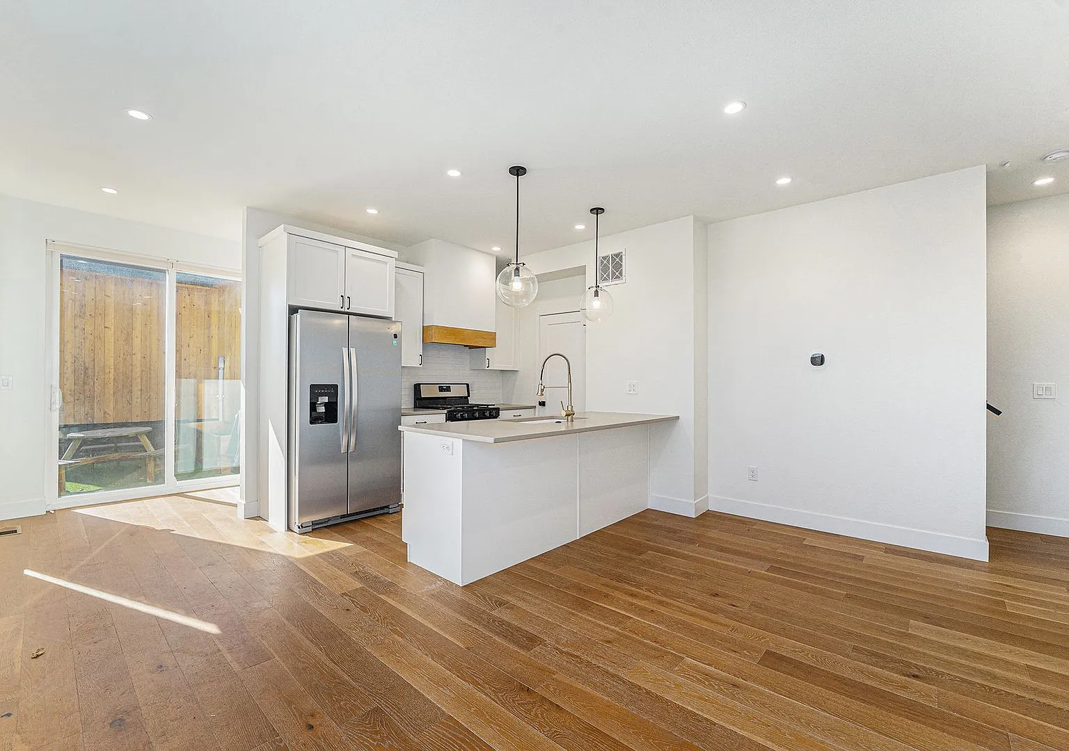 Modern Townhouse in Prime Location Near Sloan's Lake - 2 bedrooms - 4 bathrooms — Photo 2