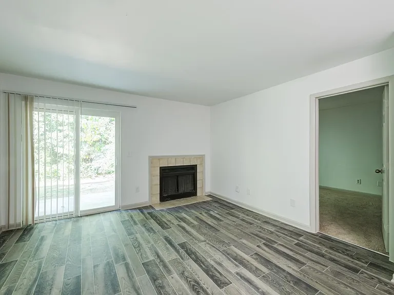 Laurel Oaks — Photo 11
