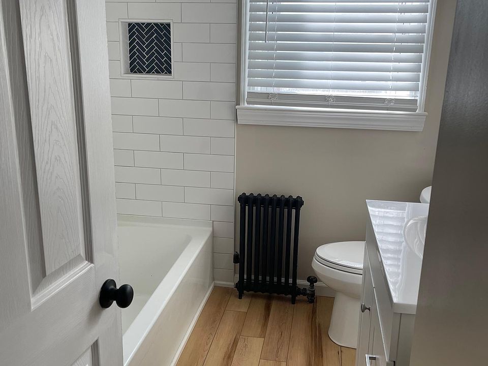 1st image of 114 Peerless St Floor 1