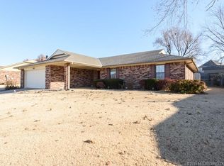 5725 Hazel Rd, Bartlesville, OK 74006