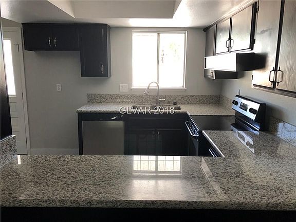 4th image of 5915 Vegas Dr