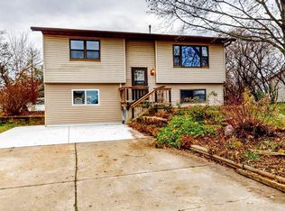 1120 Sherwood Ln, Jefferson, WI 53549