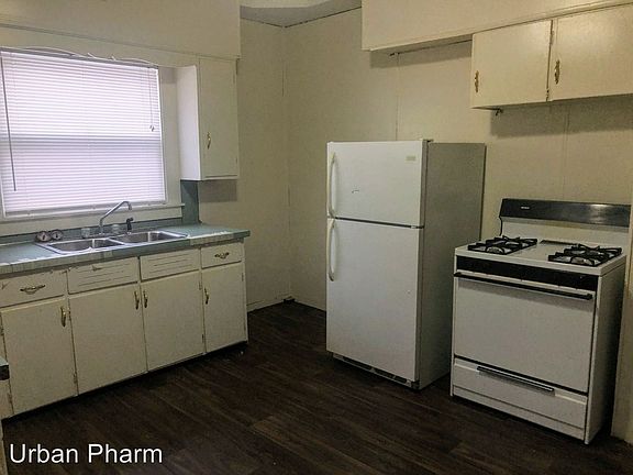 3rd image of 852 11th St NW #1