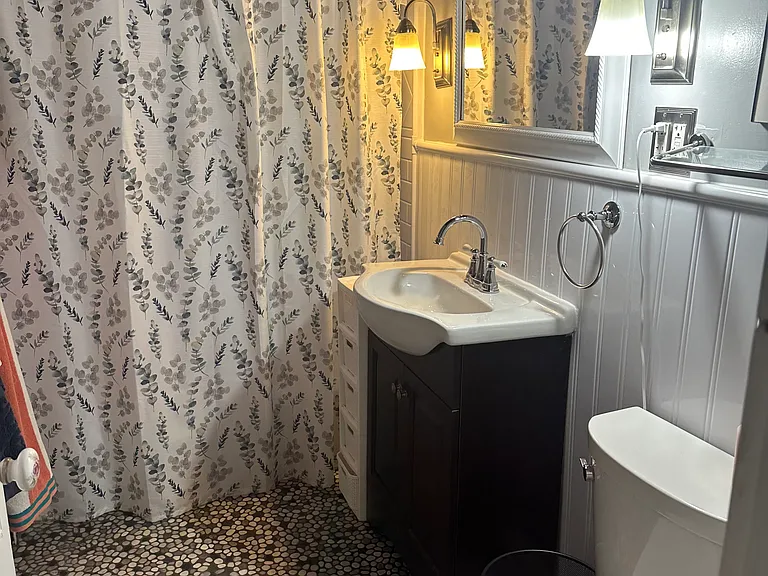 25 Otis St #2 — Photo 8