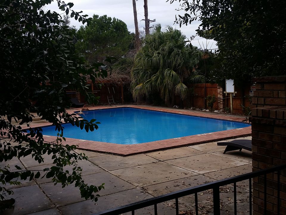 1st image of 2118 Edgehill Dr APT 104
