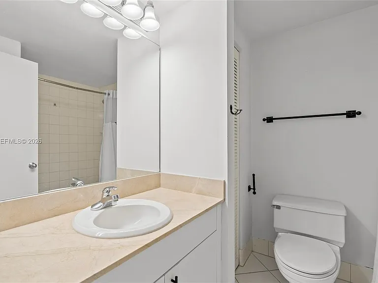 701 Brickell Key Blvd #L04 — Photo 17