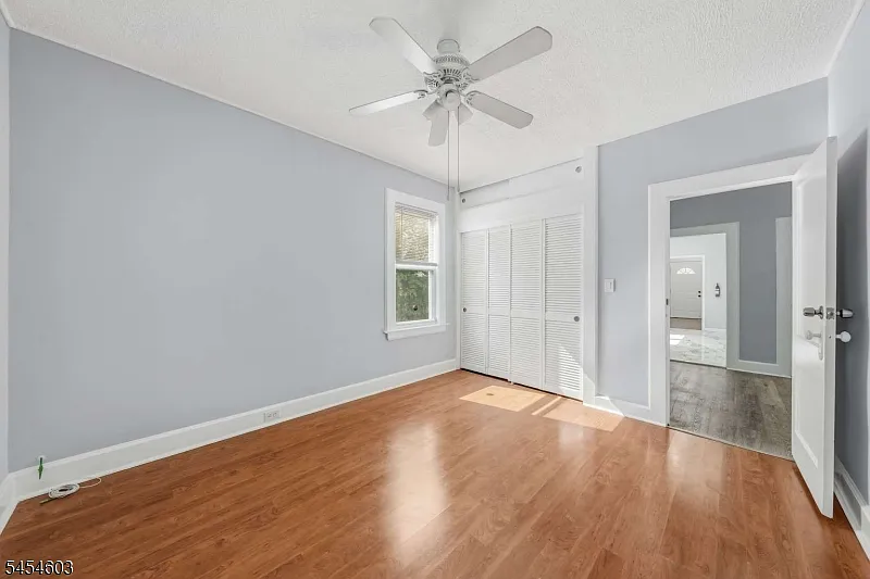 3 bed, 1.0 bath, $3,000 — Photo 3