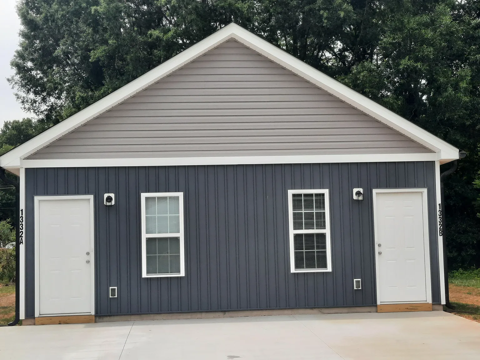 3 bed, 1094 sqft, $1,450 — Photo 1