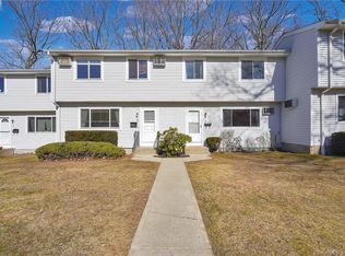 55 Bentwood Dr APT 4, Waterbury, CT 06705