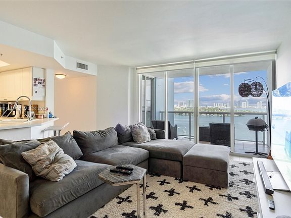 4th image of 1800 Sunset Harbour Dr #2008