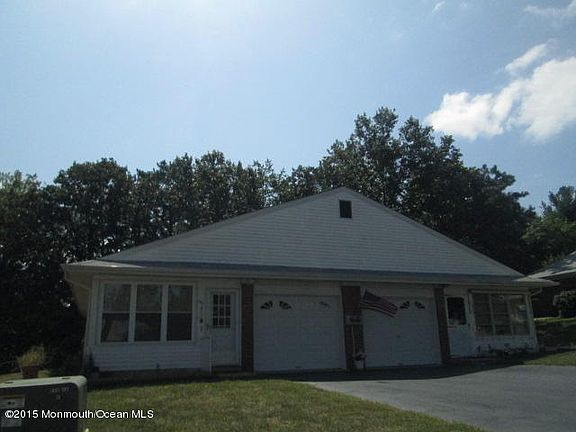 4th image of 157 Rosewood Drive #A