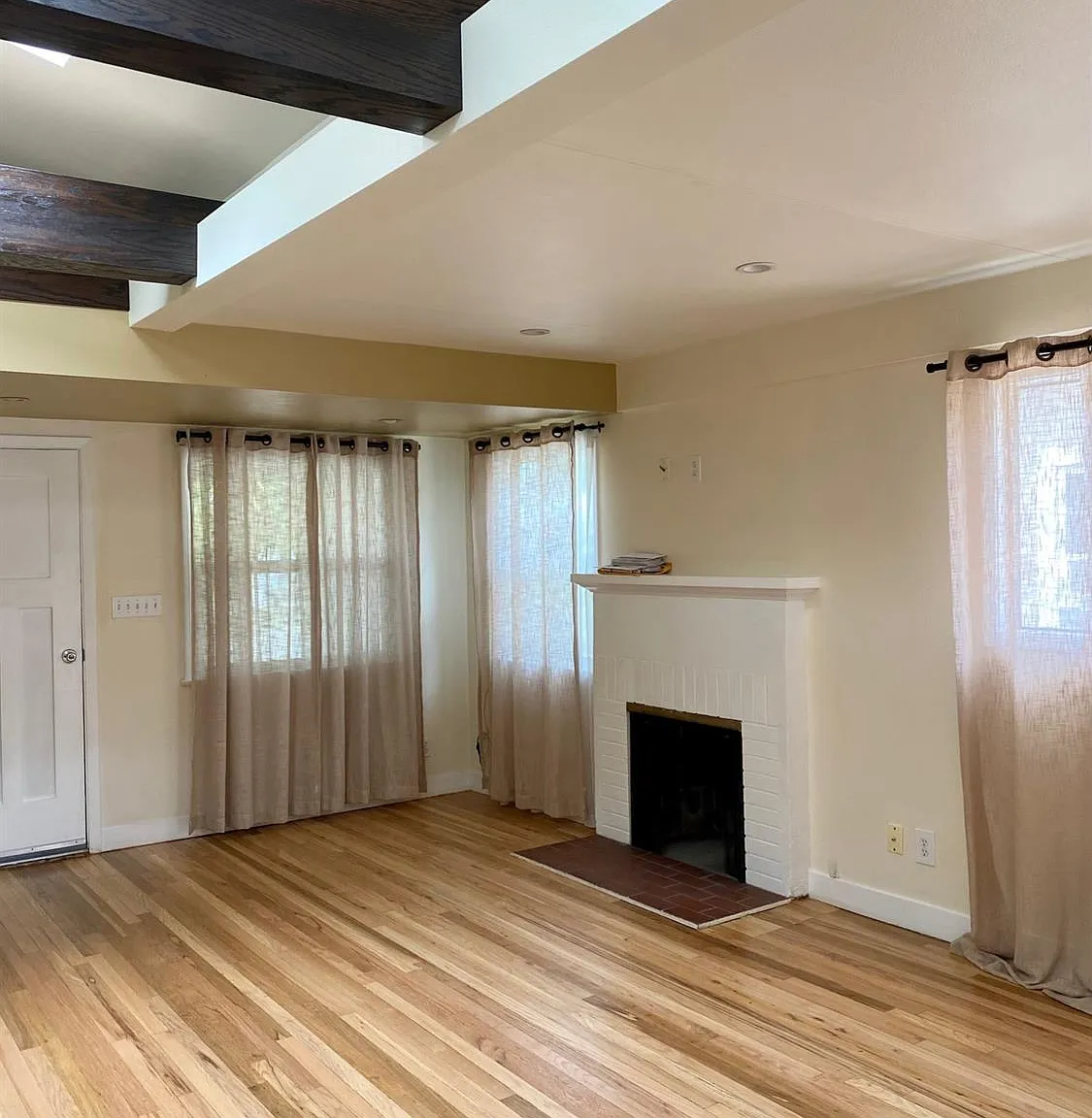 2 bed, 845 sqft, $1,850 — Photo 2