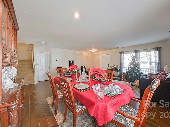 5th image of 12911 Lake Erie Ln
