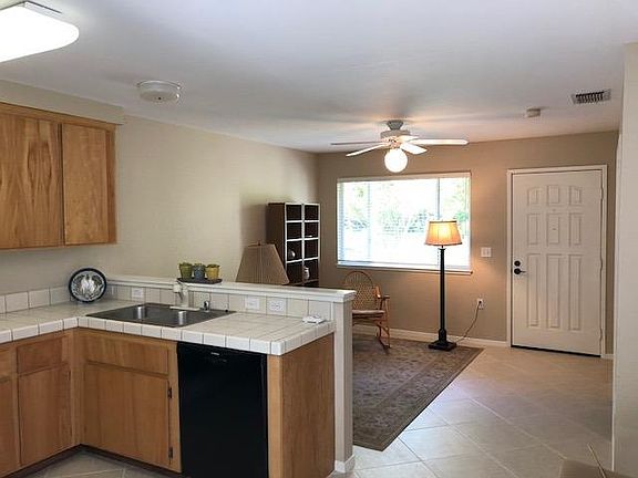 3rd image of 1707 Olympic Dr Unit 27