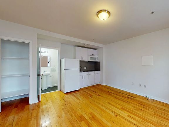 4th image of 1808 W Berks St APT B1