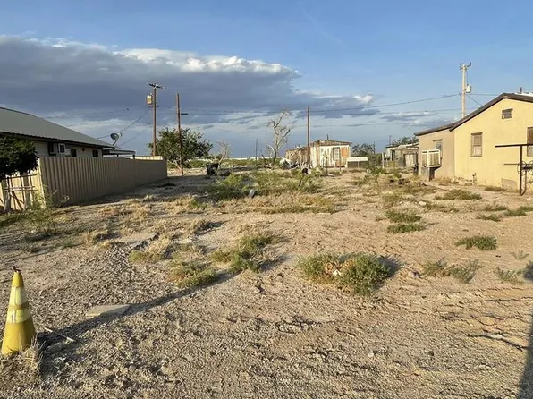 326 N Walnut St, Pecos, TX 79772
