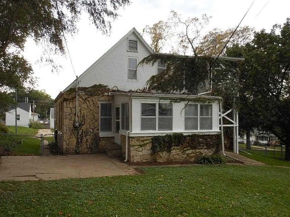 5th image of 6910 Binney St