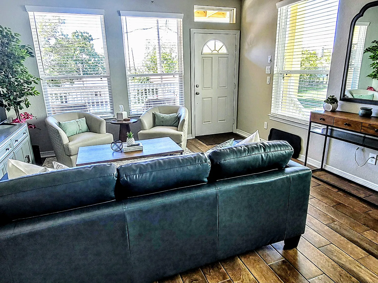 710 Lee Ave — Photo 3