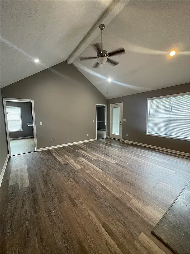 3 bed, 1661 sqft, $1,895 — Photo 3