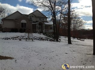 1557 Bosak Dr, Brighton, MI