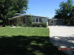 1885 Connie Ct, Aurora, IL 60505