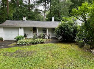 60 Gates St, Framingham, MA 01702